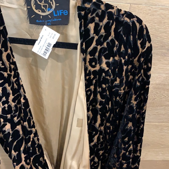 Cheetah Print Romper Silky Gold Interior - Picture 5 of 7